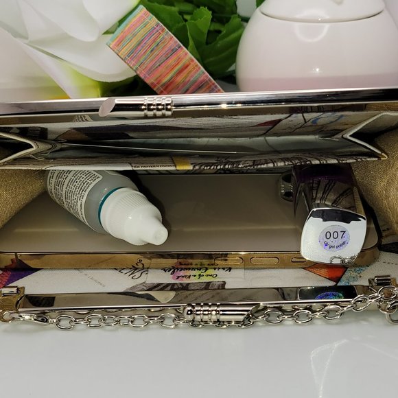 Handmade Magenta Cork Clutch - Picture 4 of 4